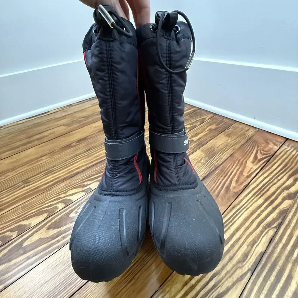 SOREL Youth Flurry Winter Boots Black Red, Size 7 Kids